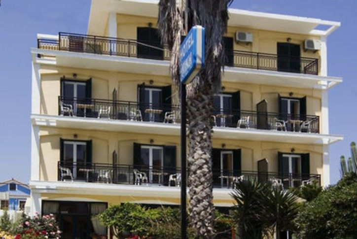 Niki Hotel Самос Екстериор снимка