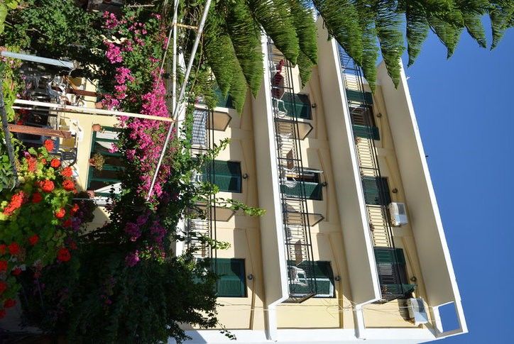 Niki Hotel Самос Екстериор снимка